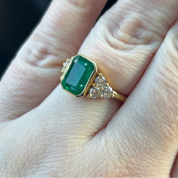 Jewelry - Gold and Green Gemstone Ring